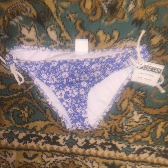 Floral string bikini set (both top and bottom) - Picture 9 of 10